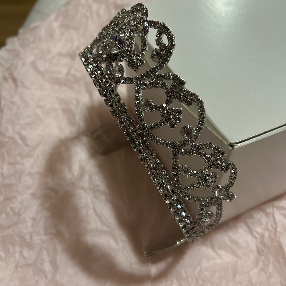 Tiara - Picture 2 of 3